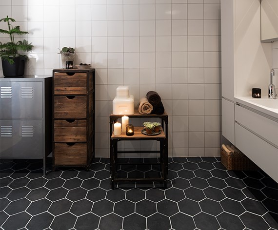 Le crete svart - sexkantigt/hexagonmönstrat golv badrumsgolv.