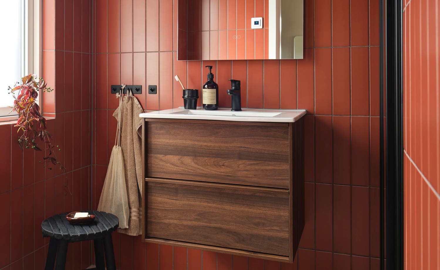 Badrum med rött kakel - Lissabon Carmesim matt